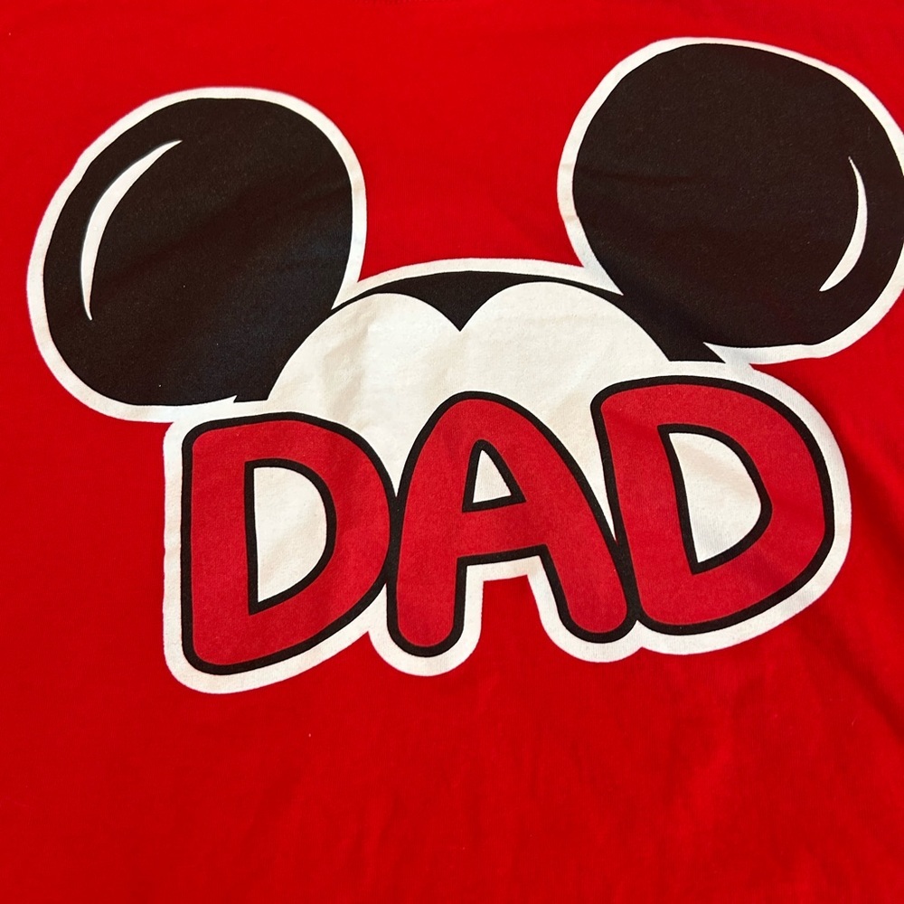 Disney “DAD” Mickey Mouse Red T-Shirt

Size XL